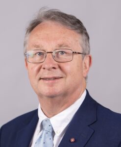 Portrait of Martin McKee, Professor at the London School of Hygiene and Tropical Medicine